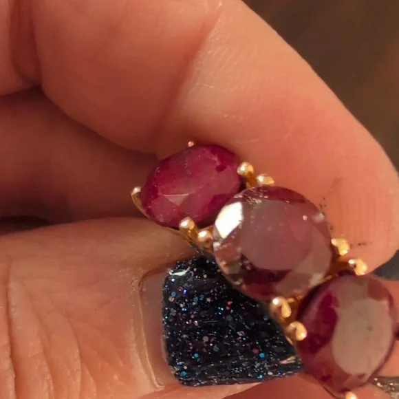 Elegant Gold and Red Gemstone Ring - Picture 8 of 8